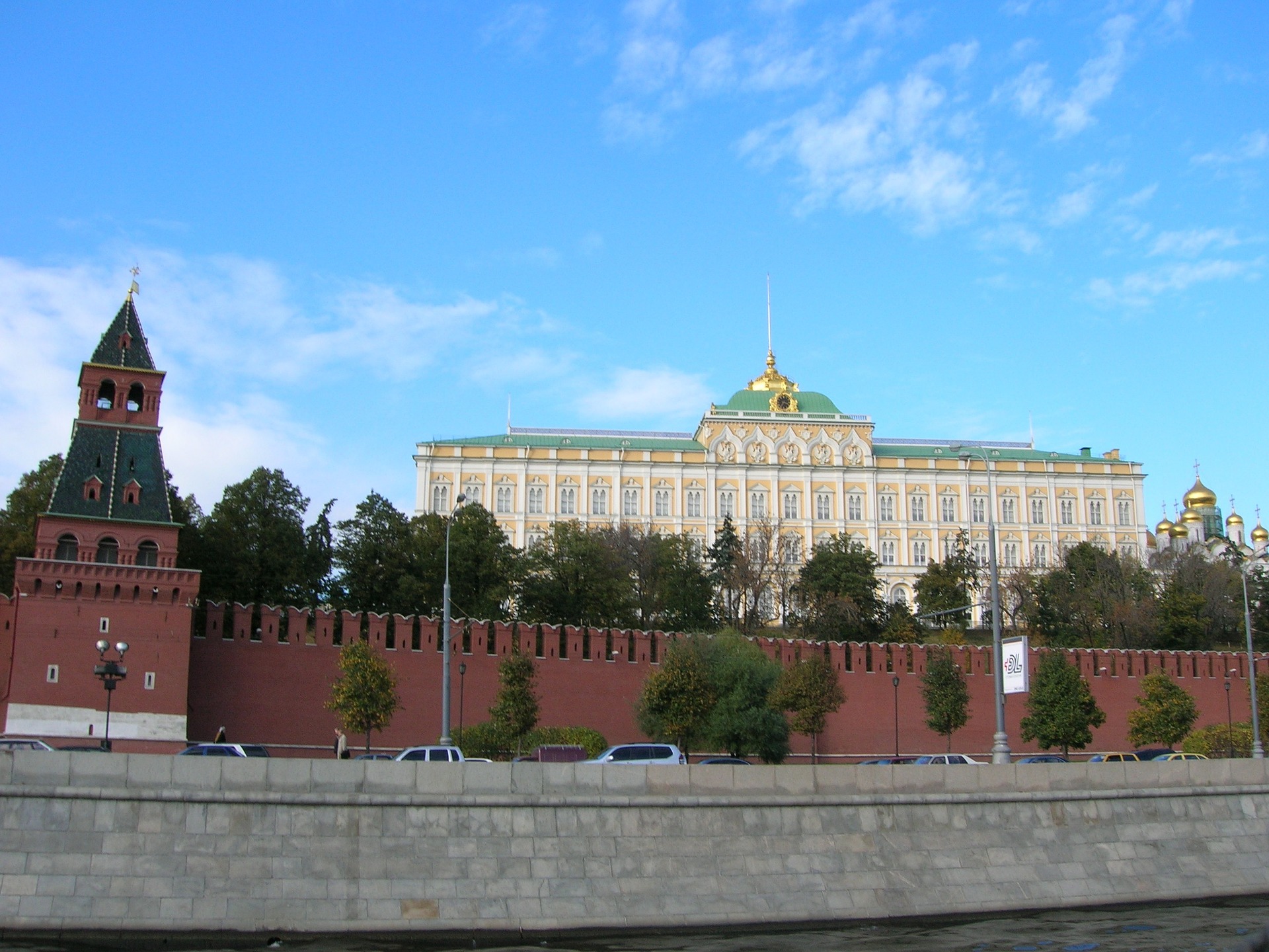 Russian Parliament Backs Draft Law For COVID-19 Immunity Passes