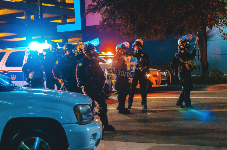 Five Police Officers, One Woman Hurt In Phoenix Standoff With Barricaded Suspect