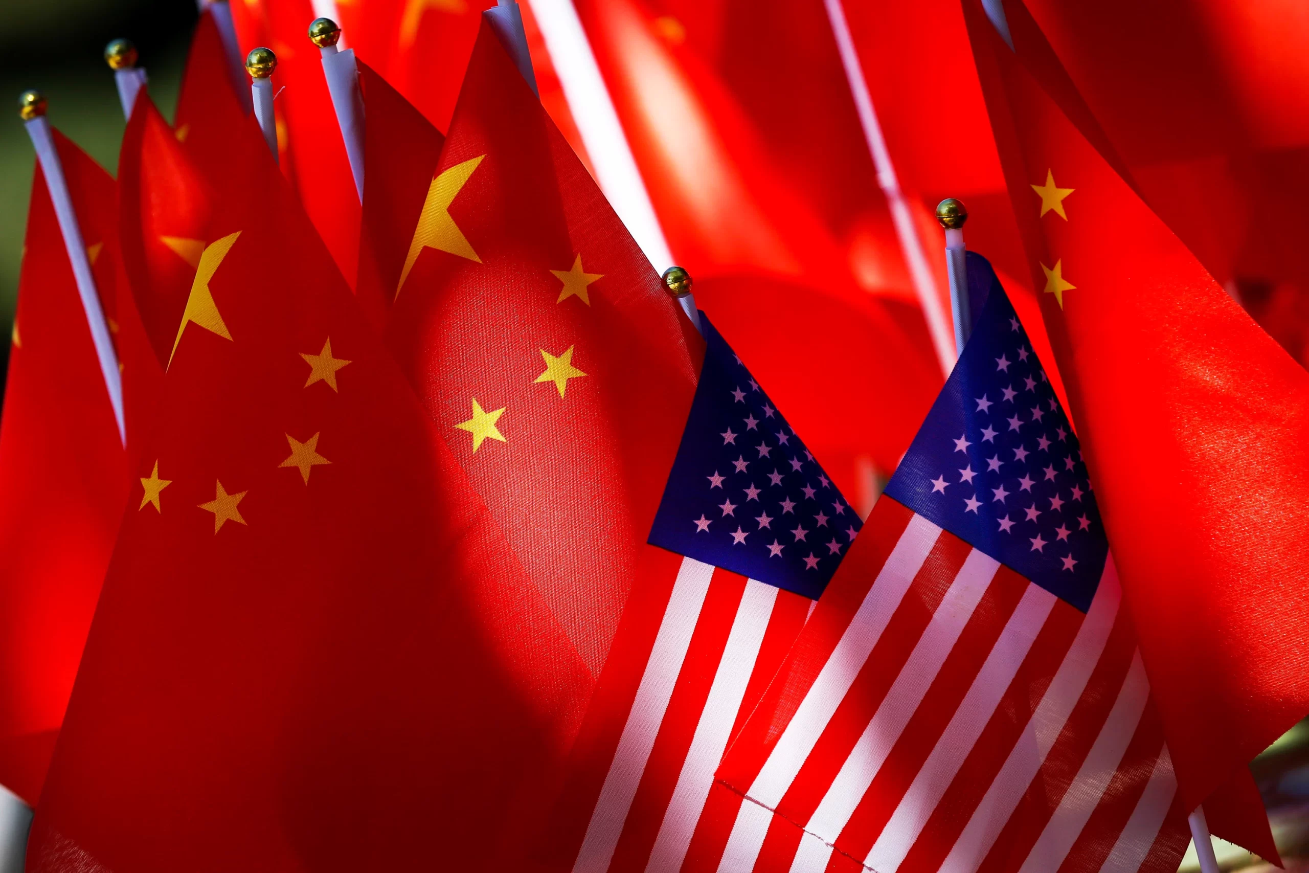 US and china flags