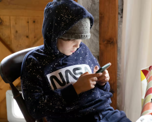 Children limiting own smartphone use to manage mental health, survey finds.