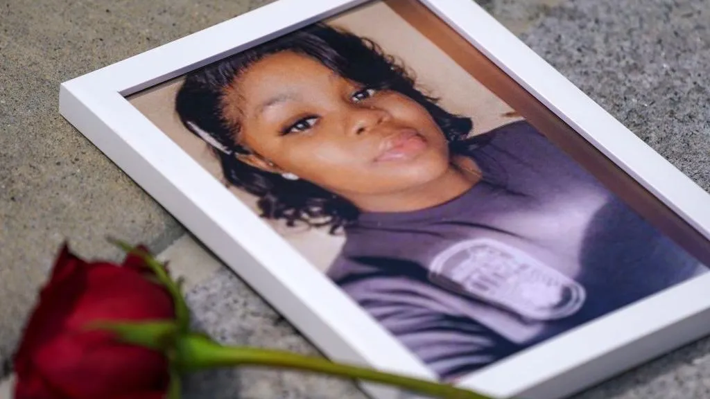 Officer convicted in Breonna Taylor raid gets 33-month sentence.