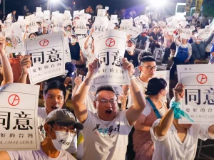 Taiwanese vote against restarting nuclear plant.