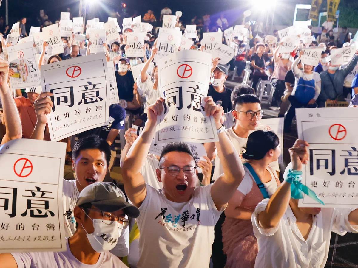 Taiwanese vote against restarting nuclear plant.