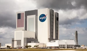 Nasa bans Chinese nationals from working on its space programmes.