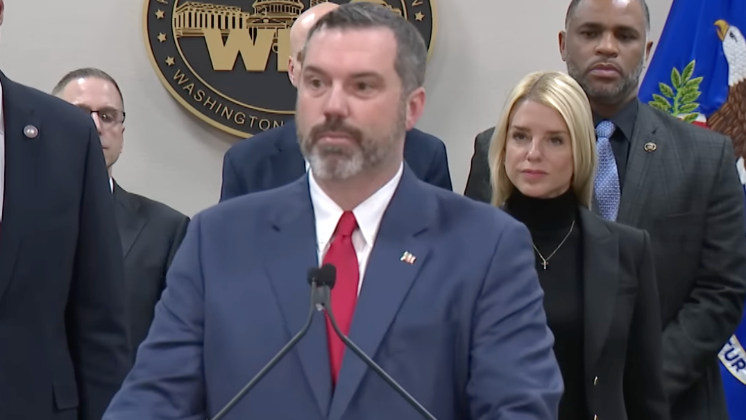US prosecutor resigns after Trump says 'I want him out'.