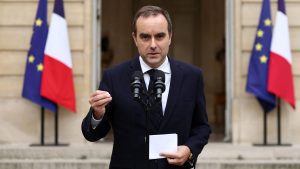 France in fresh political crisis as PM Lecornu quits after 26 days.