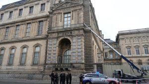French police hunt Louvre jewel thieves.