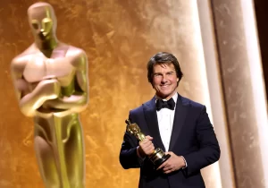 Tom Cruise finally gets his Oscar.
