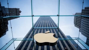 US jury orders Apple to pay firm $634 million in patent case.