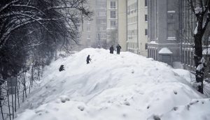 Moscow records heaviest snowfall in over 200 years.