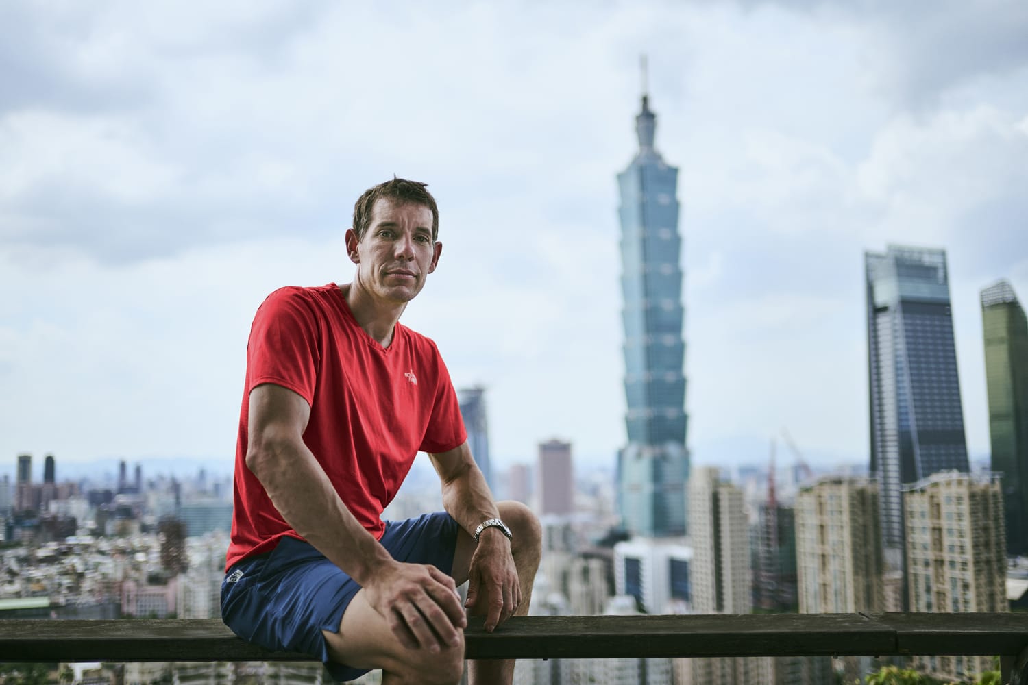 Climber Alex Honnold scales 101-floor skyscraper without safety gear.