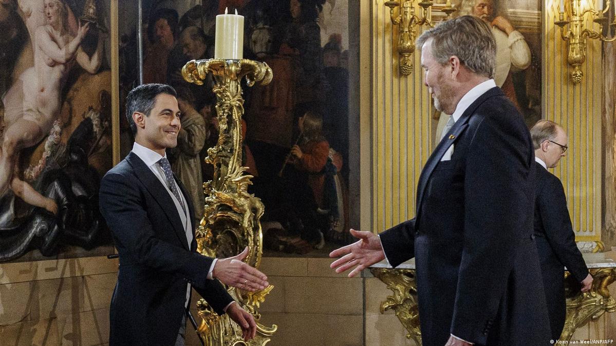 Jetten sworn in as youngest-ever Dutch PM.