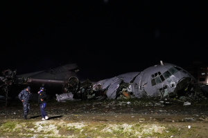 At least 15 killed after military plane carrying bank.notes crashes in Bolivia