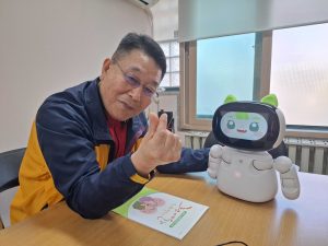 AI robots replacing family in S. Korea.