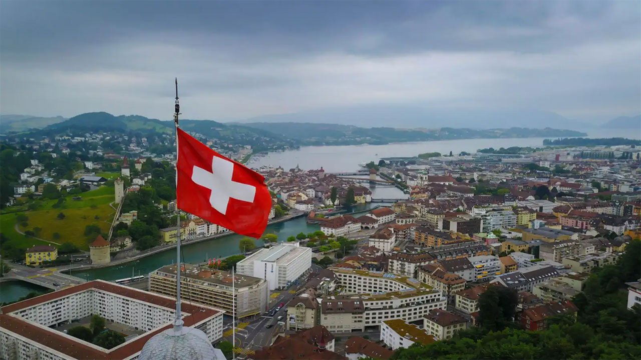 Switzerland to vote on plan to cap population at 10 million.