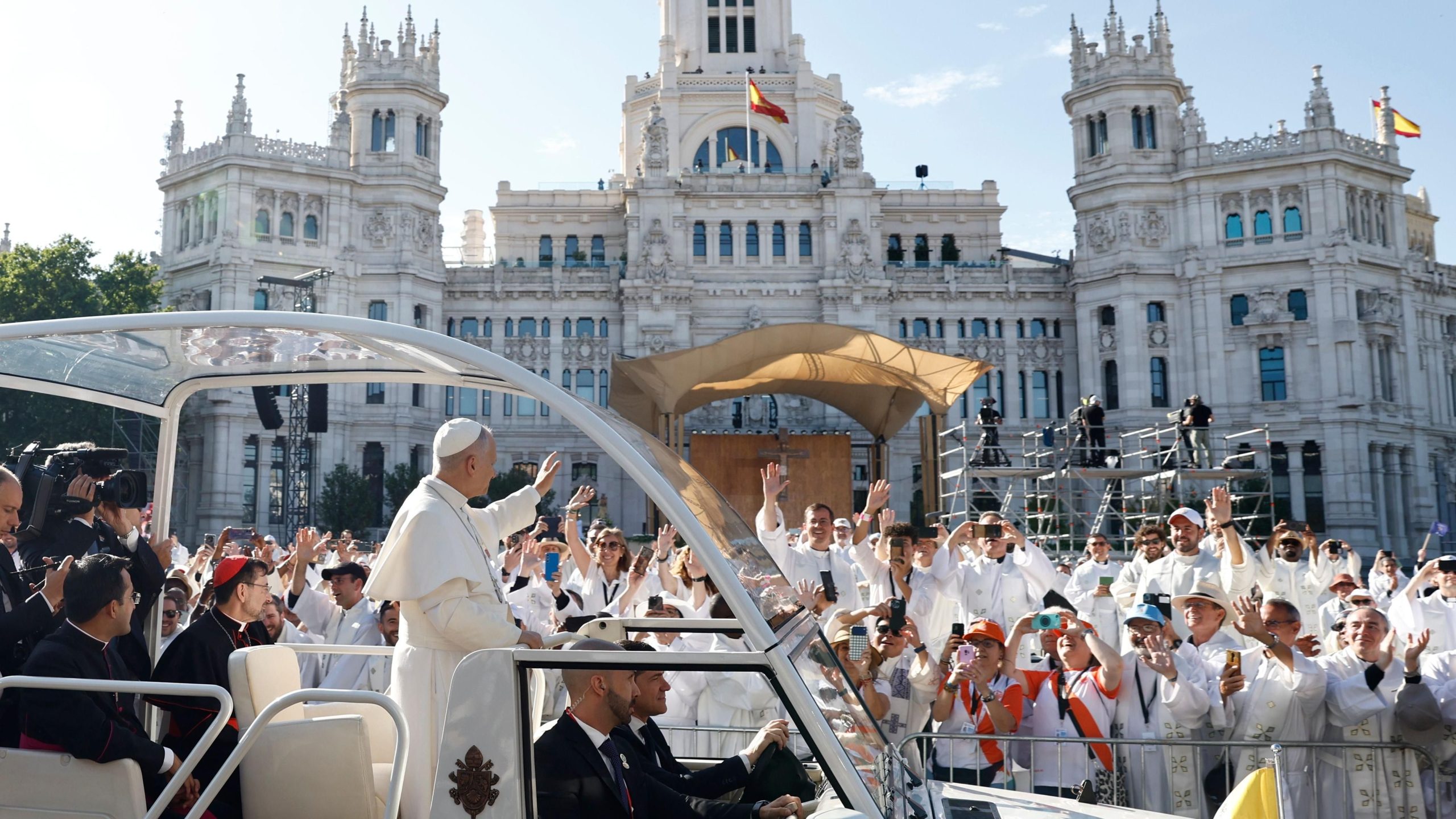 Local organisers and the Vatican said 1.2m people lined Madrid's streets.