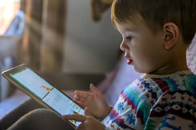 Screen time can damage under-twos’ development, landmark study suggests.
