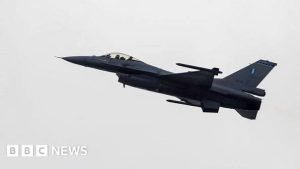 Greek F-16 fighter jet crash-lands at busy Zakynthos airport.