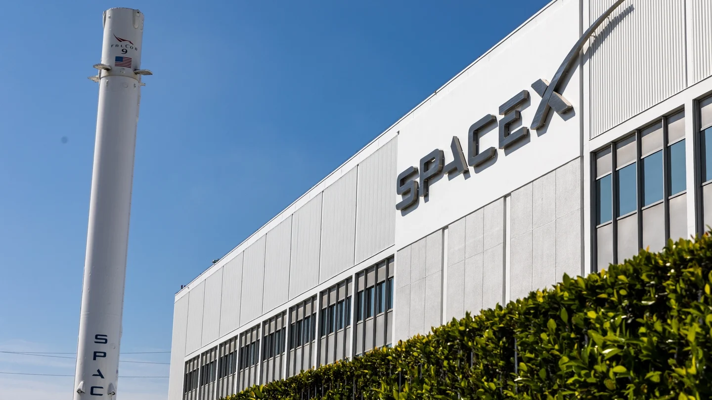 Musk's SpaceX to build $100bn launch facility in Louisiana.