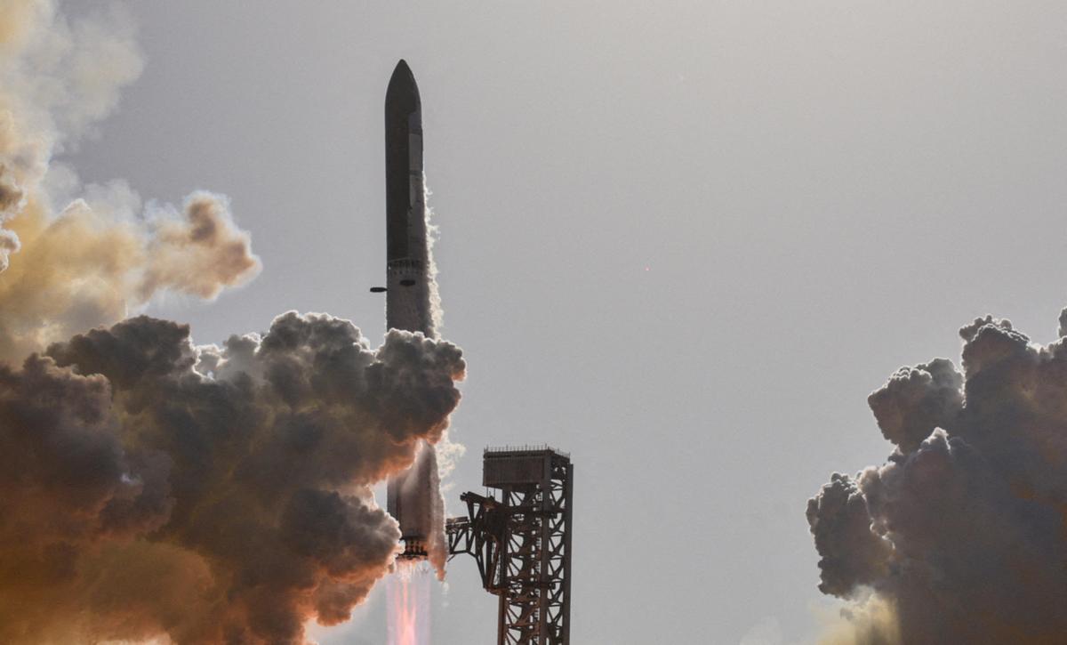 SpaceX rocket stage believed to have slammed into Moon.