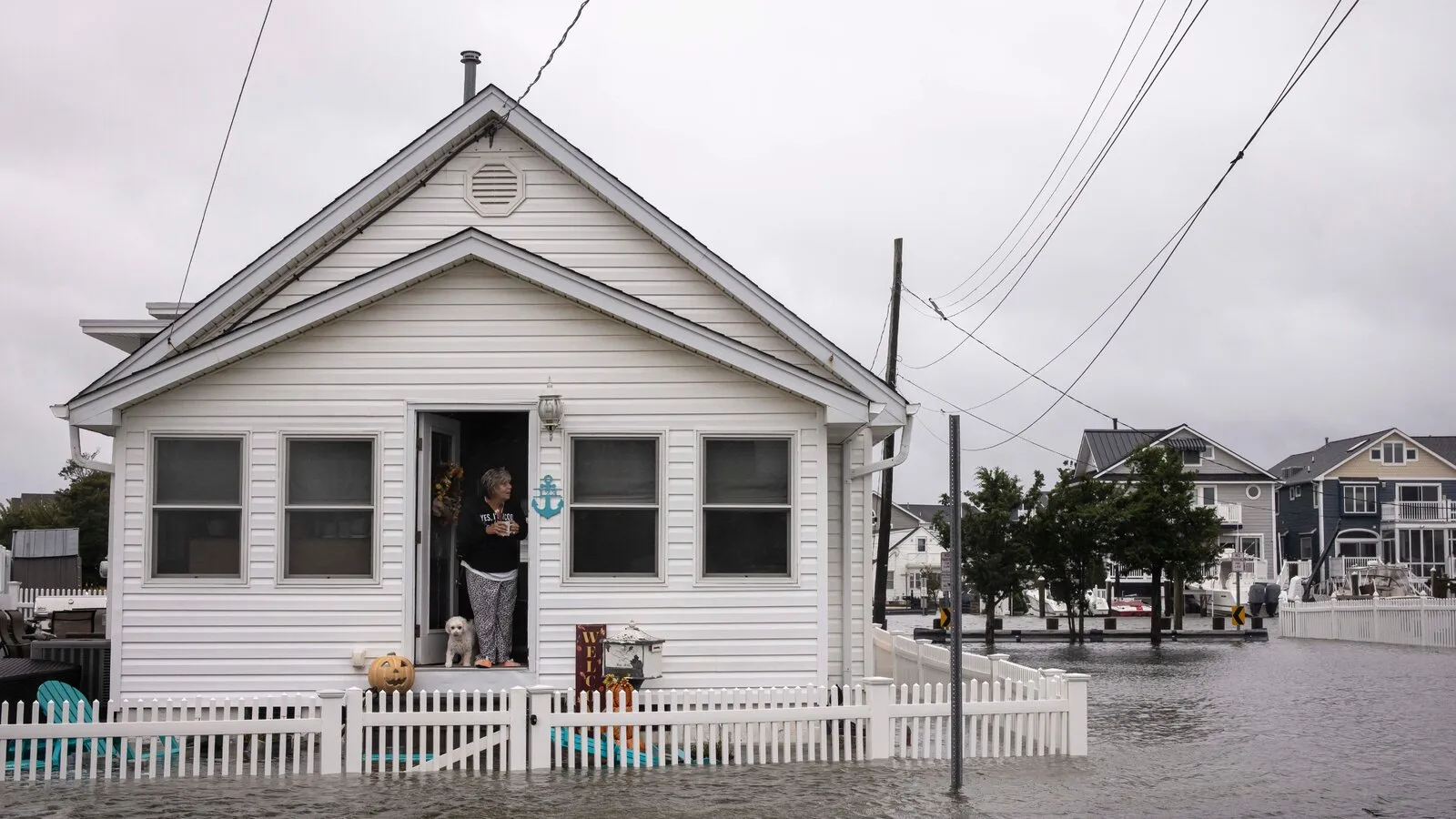 One dead as nor'easter storm pummels New York and New Jersey.