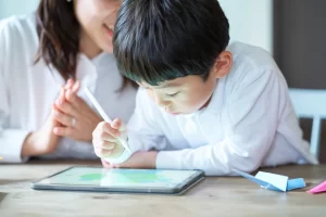 The use of official digital textbooks is expected to start as early as April 2030, after they go through government inspections in fiscal 2028.