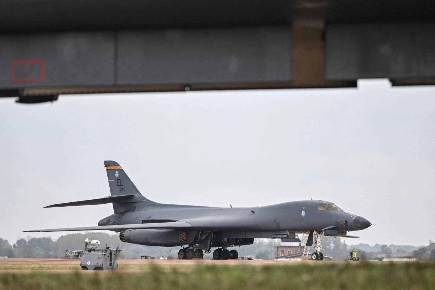 US removes all bombers from RAF Fairford base.